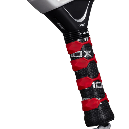 Pala NOX AT10 Genius Attack 18K 2026 grips