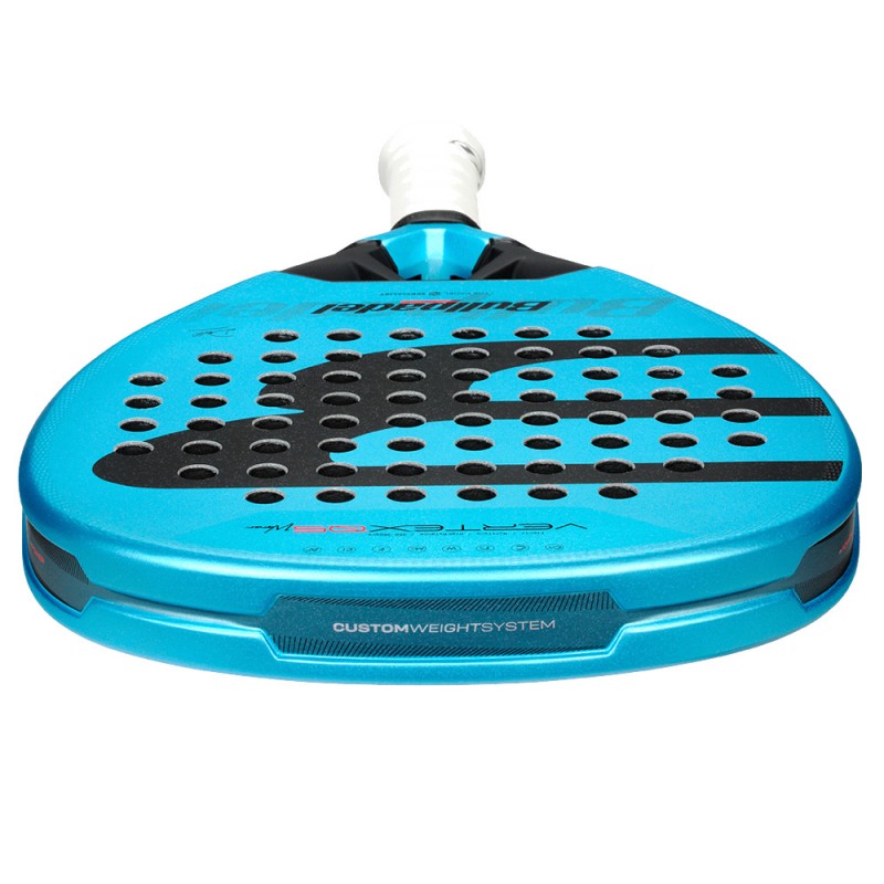 Pala Bullpadel Vertex 05 W 2026 acostada